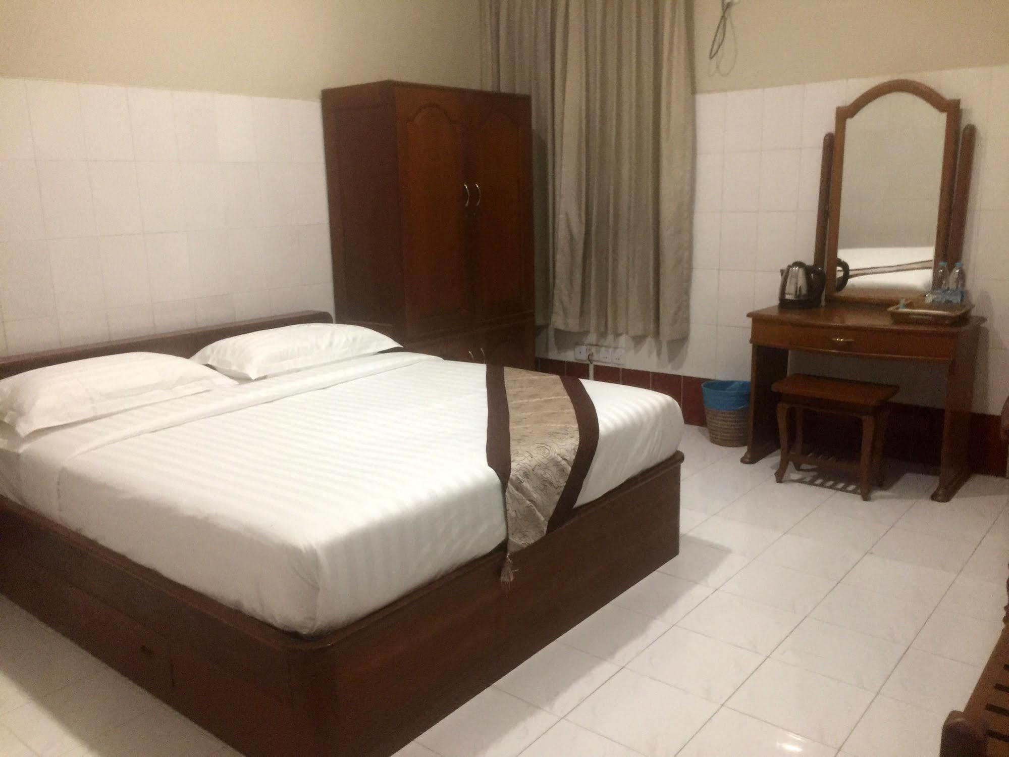 יאנגון Ruby Garden Hotel מראה חיצוני תמונה