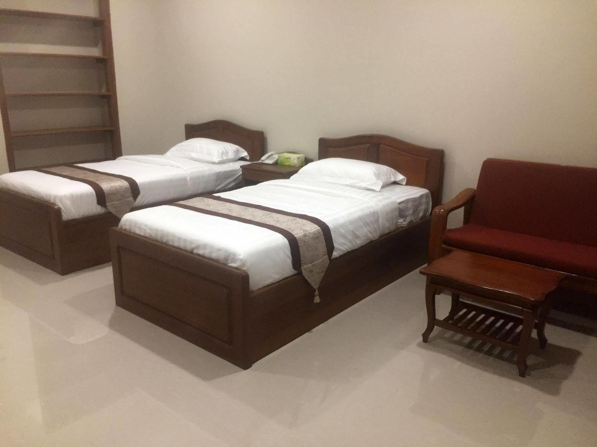 יאנגון Ruby Garden Hotel מראה חיצוני תמונה