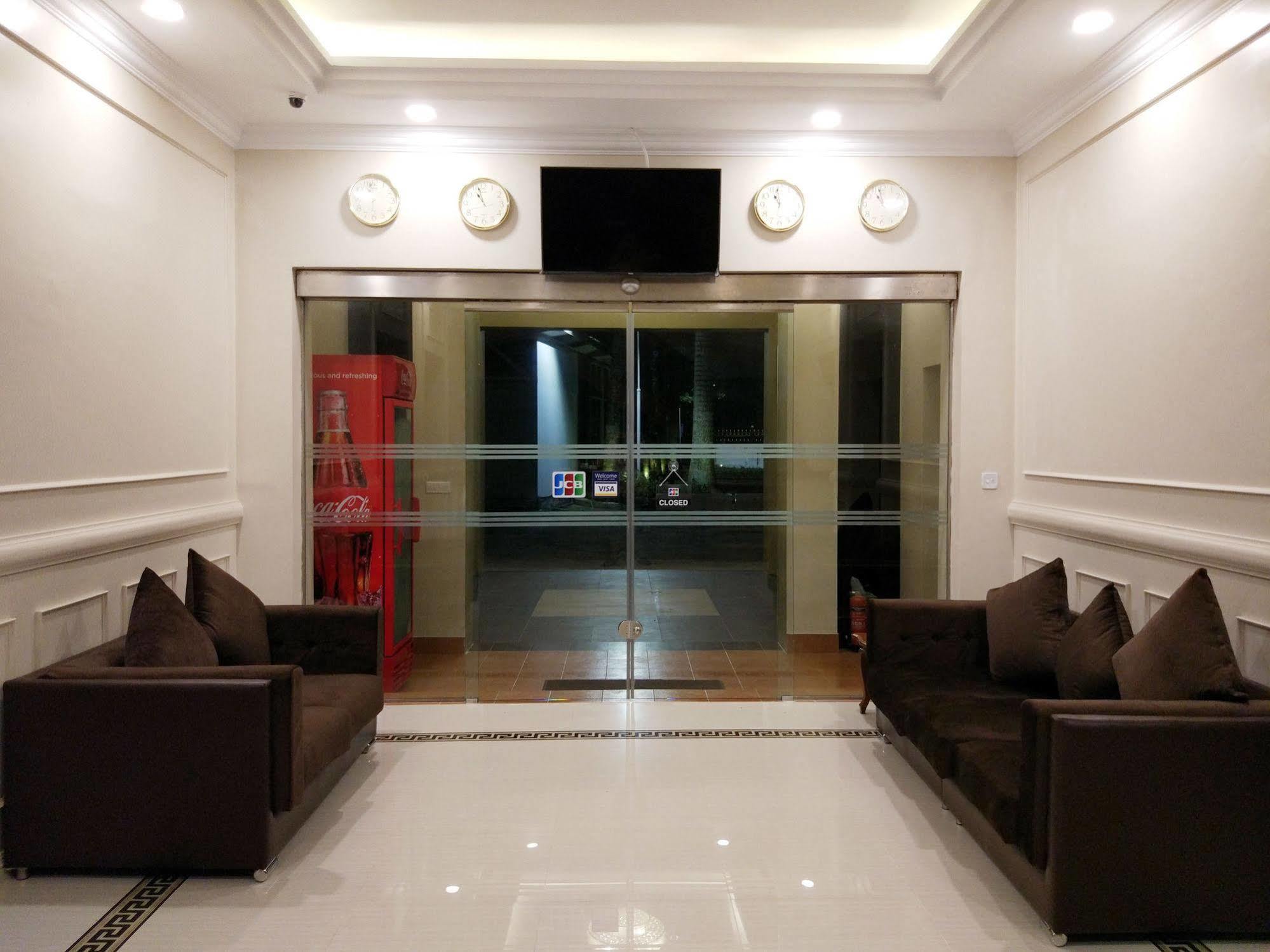 יאנגון Ruby Garden Hotel מראה חיצוני תמונה